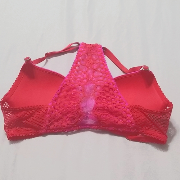 Like New VS lace Push Up Bra - Picture 2 of 3
